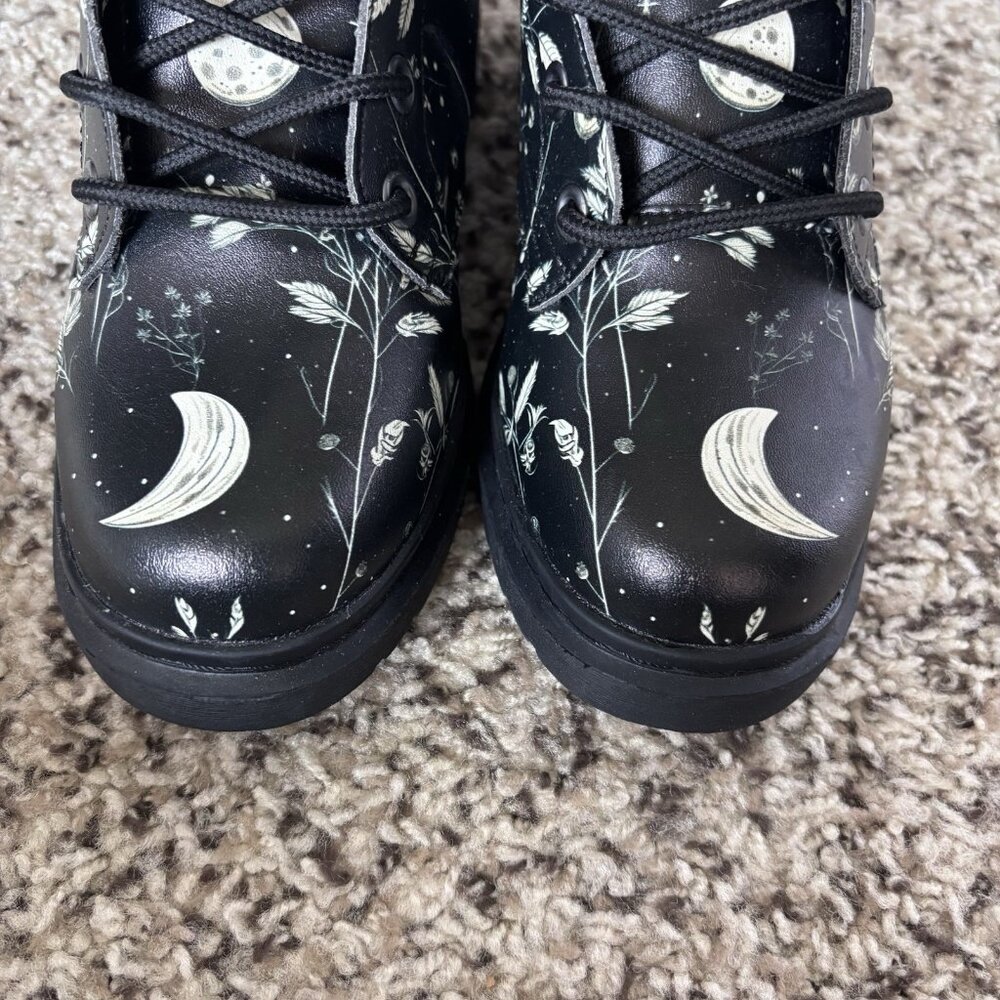 Rogue + Wolf  Twilight Garden Boot Vegan Leather Doc-Style Black Girls Size 4.5 - Picture 3 of 14